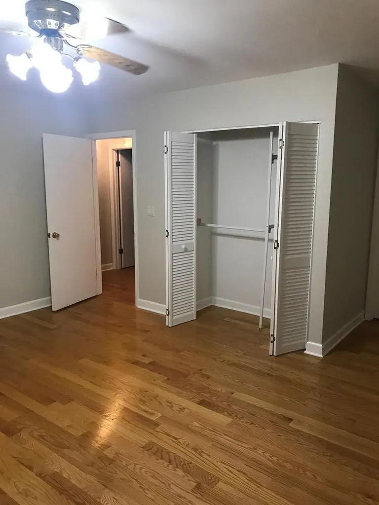 629 Breakers Point Schaumburg IL 60194