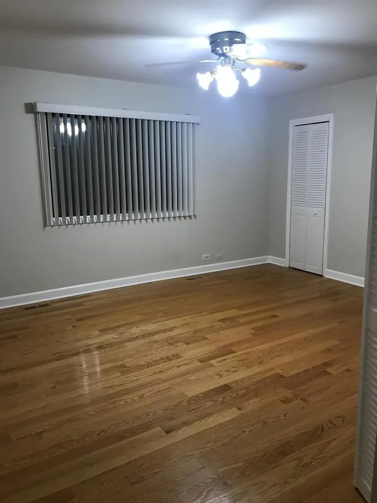 629 Breakers Point Schaumburg IL 60194