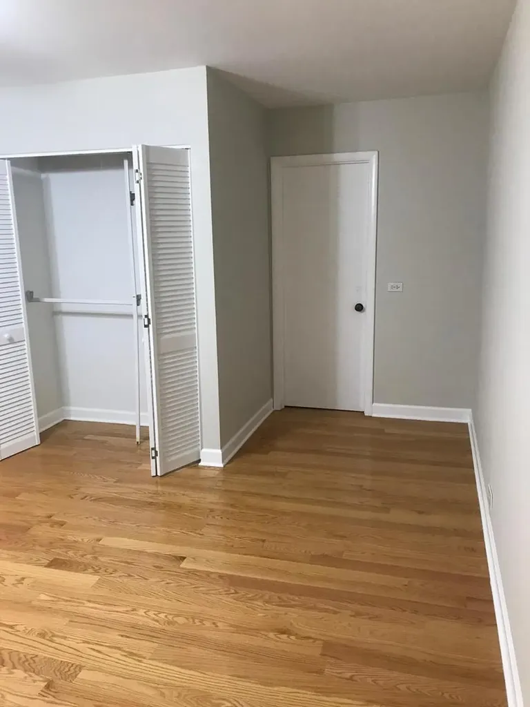 629 Breakers Point Schaumburg IL 60194