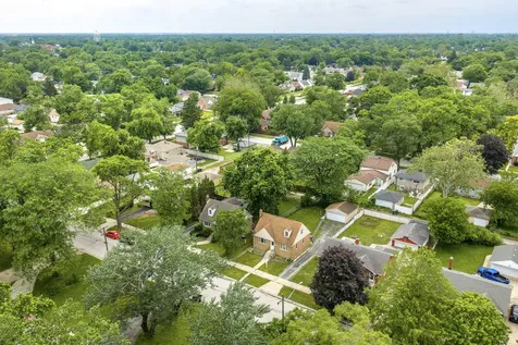 17730 Henry Street Lansing IL 60438