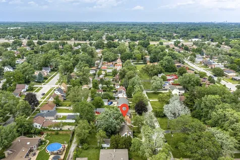 17730 Henry Street Lansing IL 60438