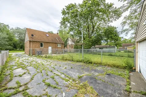 17730 Henry Street Lansing IL 60438
