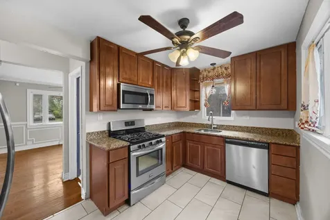 17730 Henry Street Lansing IL 60438
