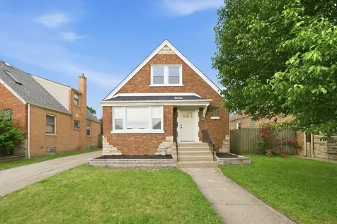 10910 South Avenue L Chicago IL 60617