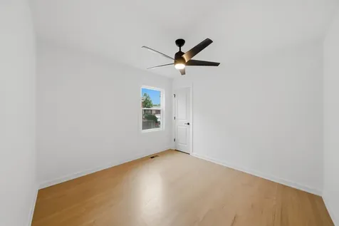 10910 South Avenue L Chicago IL 60617
