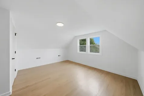 10910 South Avenue L Chicago IL 60617
