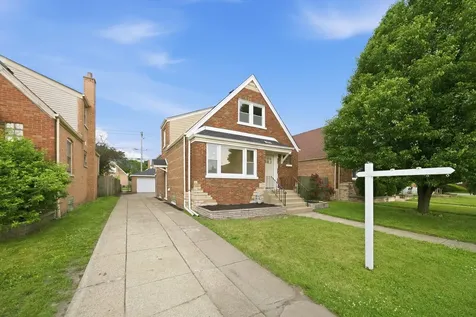 10910 South Avenue L Chicago IL 60617