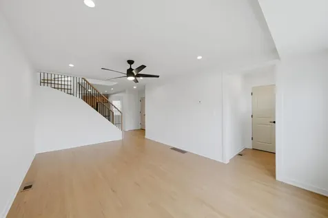 10910 South Avenue L Chicago IL 60617