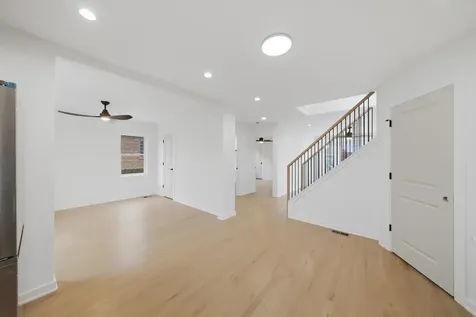 10910 South Avenue L Chicago IL 60617