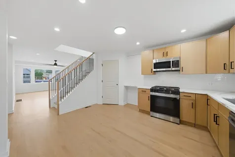 10910 South Avenue L Chicago IL 60617