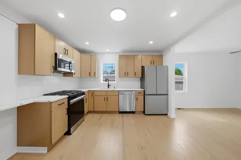 10910 South Avenue L Chicago IL 60617
