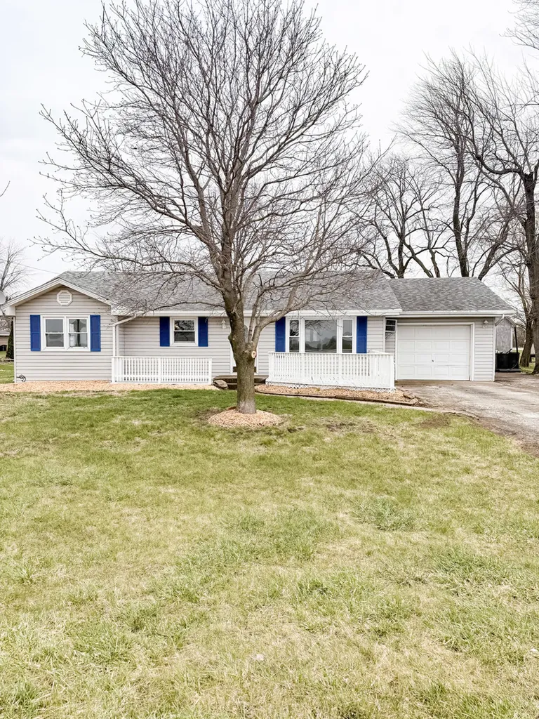 2308 North 2010 East Road Watseka IL 60970