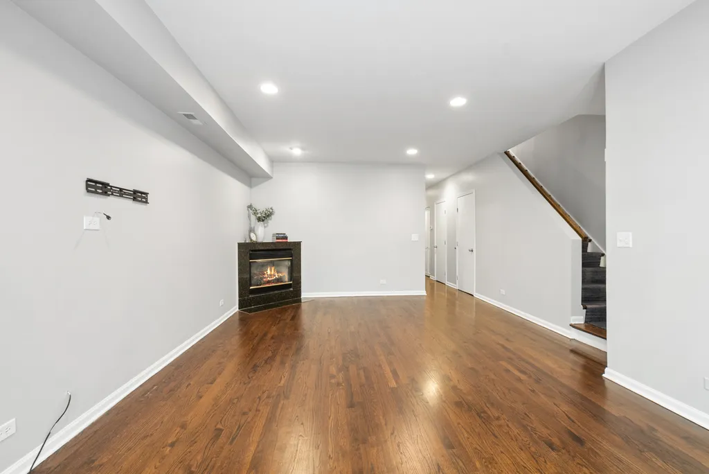 1734 West Pierce Avenue Chicago IL 60622