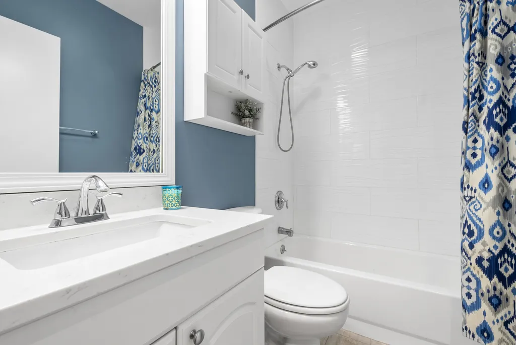 1734 West Pierce Avenue Chicago IL 60622