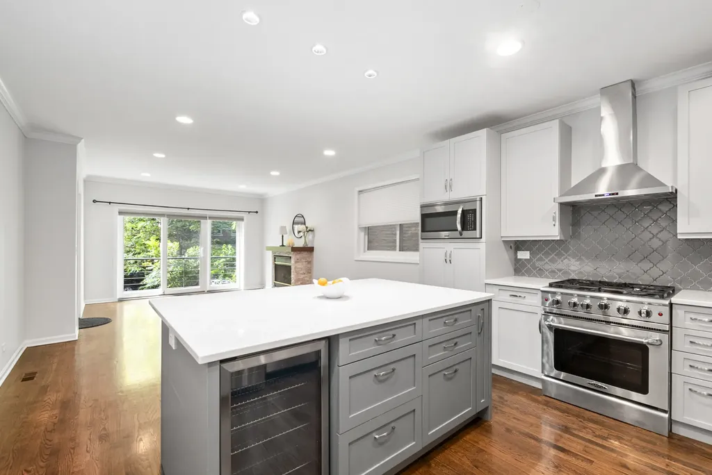 1734 West Pierce Avenue Chicago IL 60622
