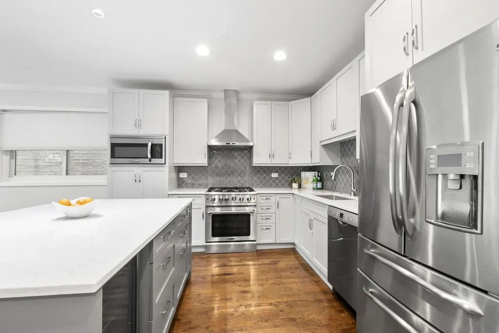 1734 West Pierce Avenue Chicago IL 60622
