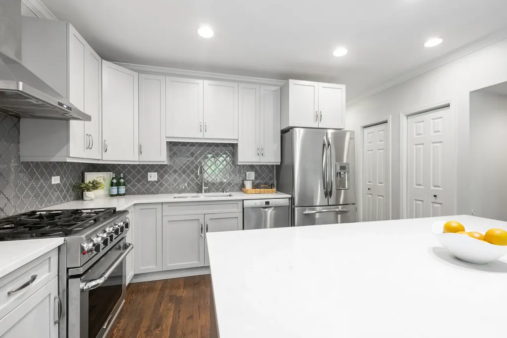 1734 West Pierce Avenue Chicago IL 60622