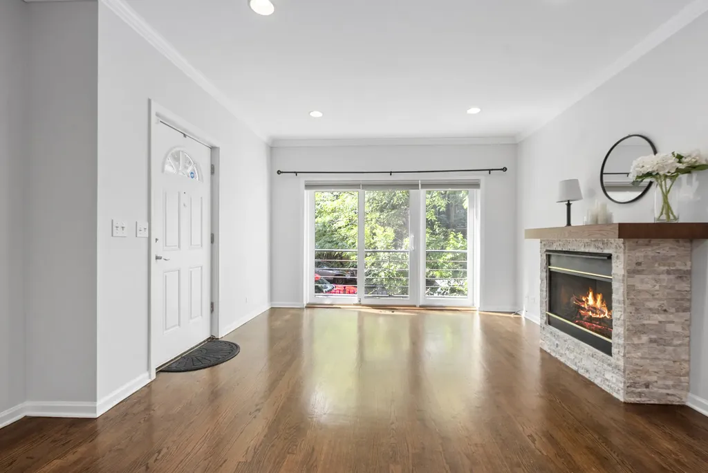 1734 West Pierce Avenue Chicago IL 60622