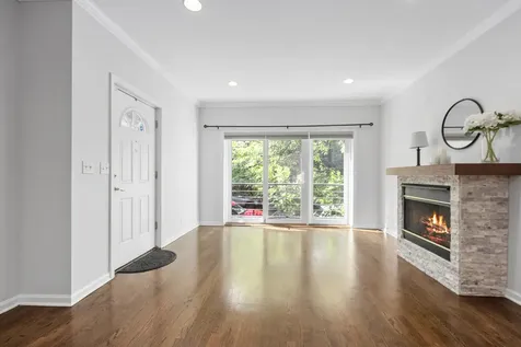 1734 West Pierce Avenue Chicago IL 60622
