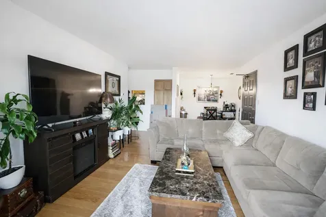 1486 Stonebridge Circle Wheaton IL 60189