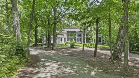2 Dunsinane Lane Bannockburn IL 60015