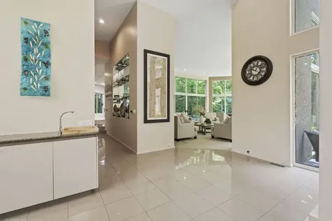 2 Dunsinane Lane Bannockburn IL 60015