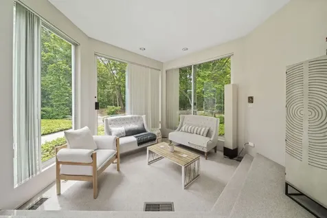 2 Dunsinane Lane Bannockburn IL 60015