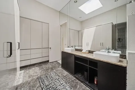 2 Dunsinane Lane Bannockburn IL 60015