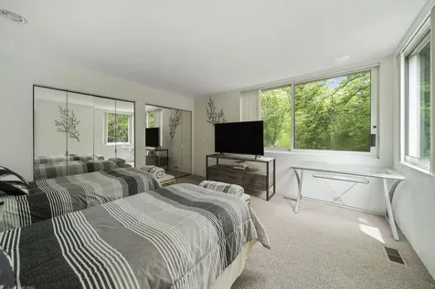 2 Dunsinane Lane Bannockburn IL 60015