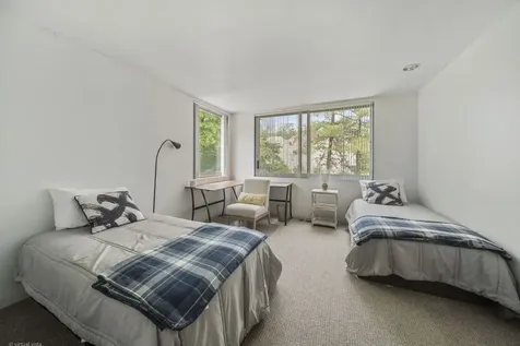 2 Dunsinane Lane Bannockburn IL 60015