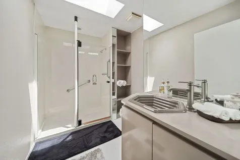 2 Dunsinane Lane Bannockburn IL 60015