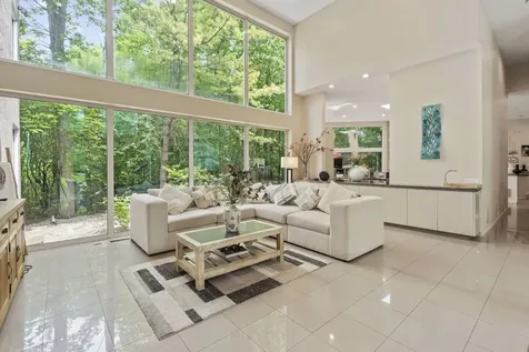 2 Dunsinane Lane Bannockburn IL 60015