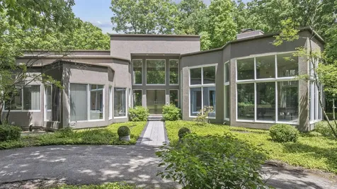 2 Dunsinane Lane Bannockburn IL 60015