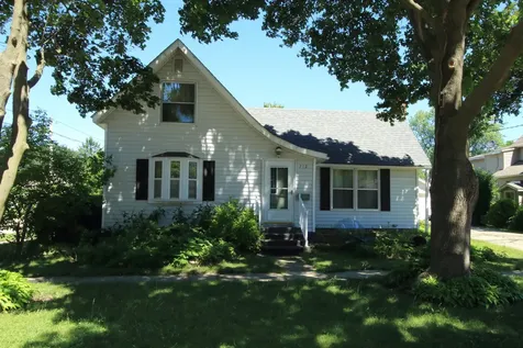 712 East Hurlbut Avenue Belvidere IL 61008