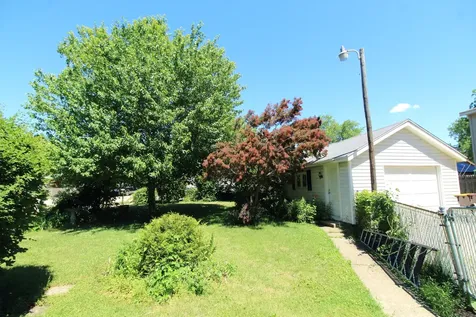 712 East Hurlbut Avenue Belvidere IL 61008