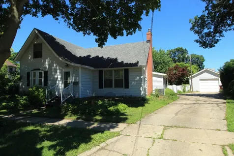 712 East Hurlbut Avenue Belvidere IL 61008
