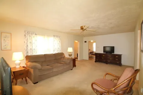 712 East Hurlbut Avenue Belvidere IL 61008