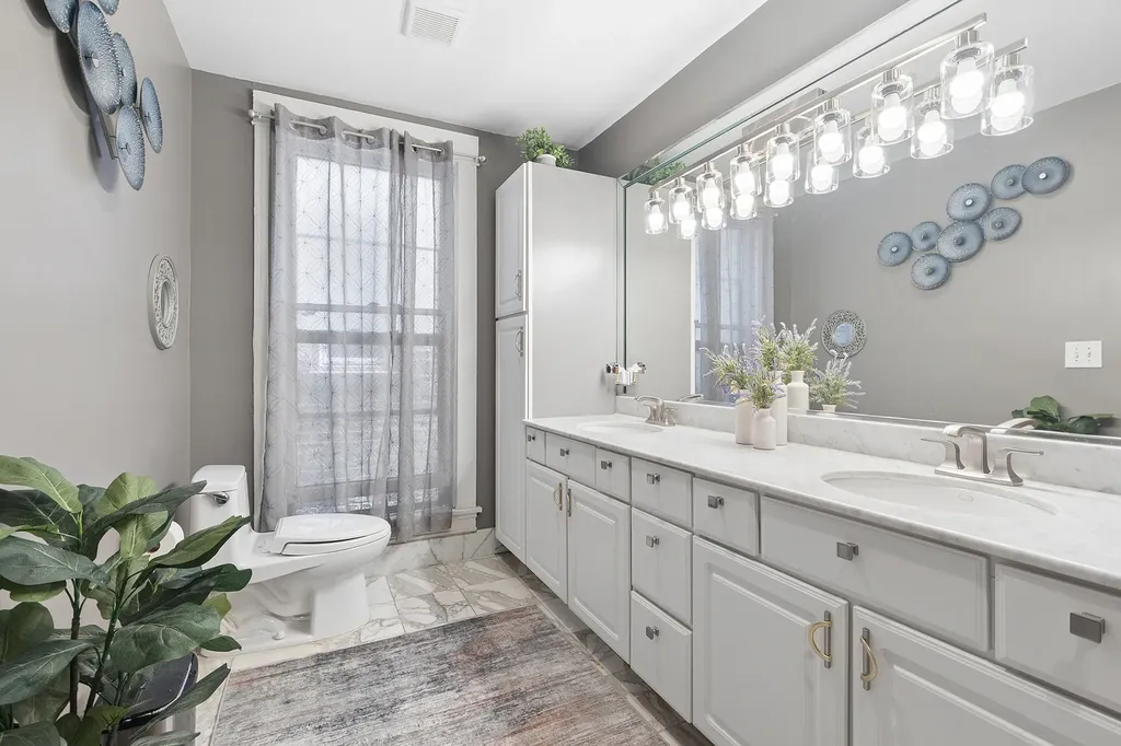 5738-40 South Kenwood Avenue Chicago IL 60637