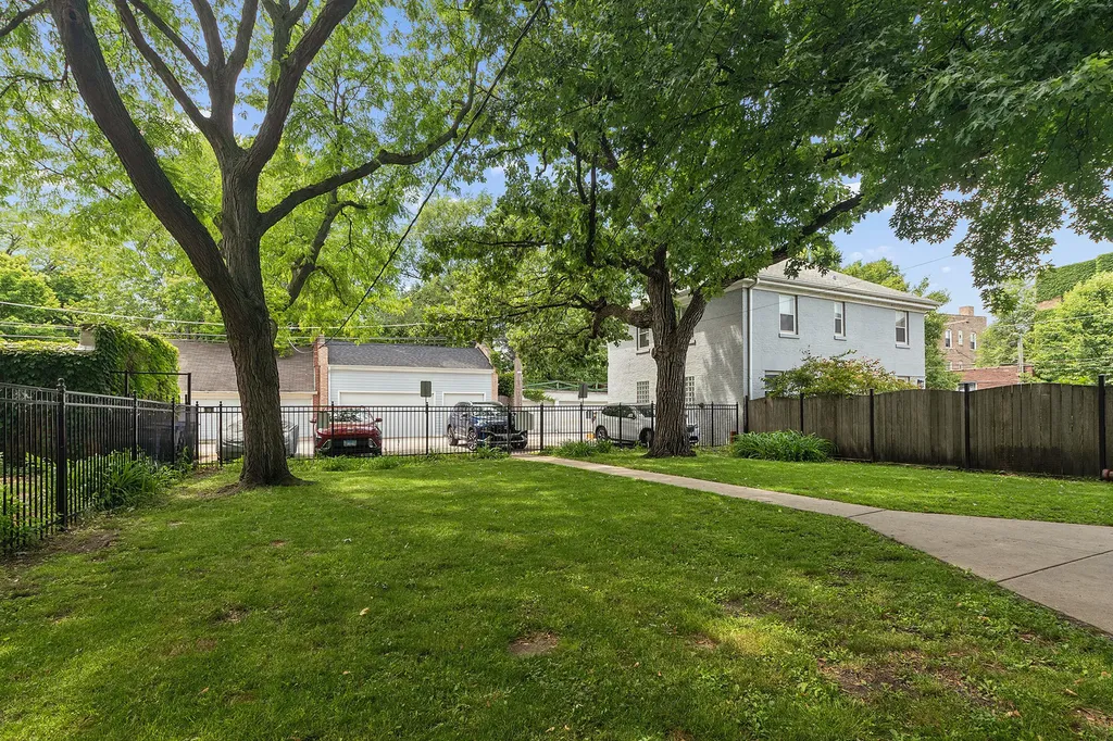 5738-40 South Kenwood Avenue Chicago IL 60637