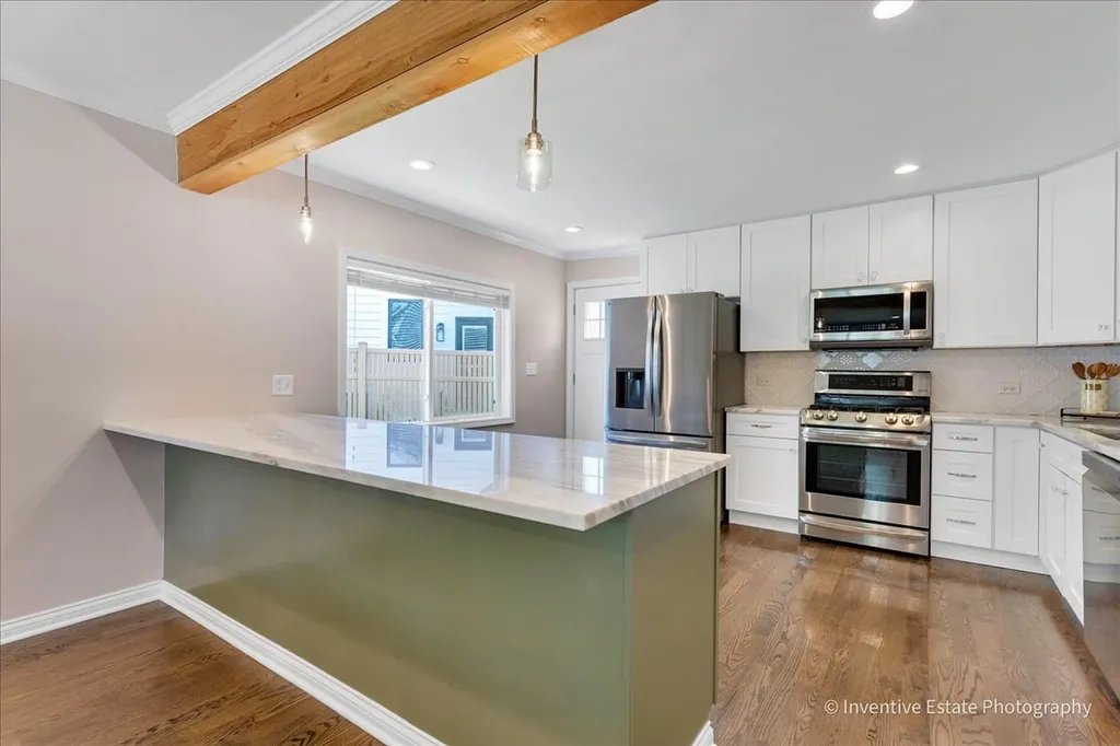 331 West Hillside Avenue Elmhurst IL 60126