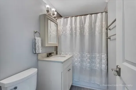 331 West Hillside Avenue Elmhurst IL 60126