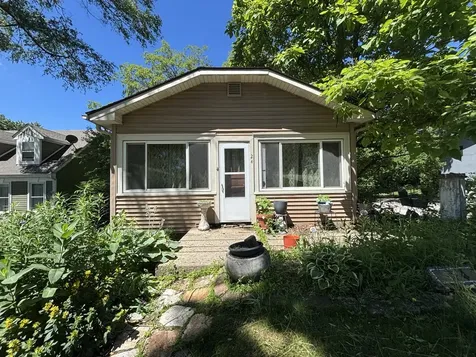 24 South Hickory Avenue Fox Lake IL 60020