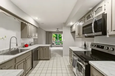 3362 Park 16th Street Moline IL 61265