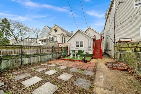 4208 South Artesian Avenue Chicago IL 60632