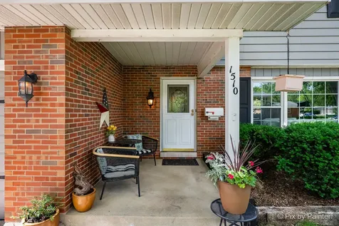 1510 Avalon Court St. Charles IL 60174