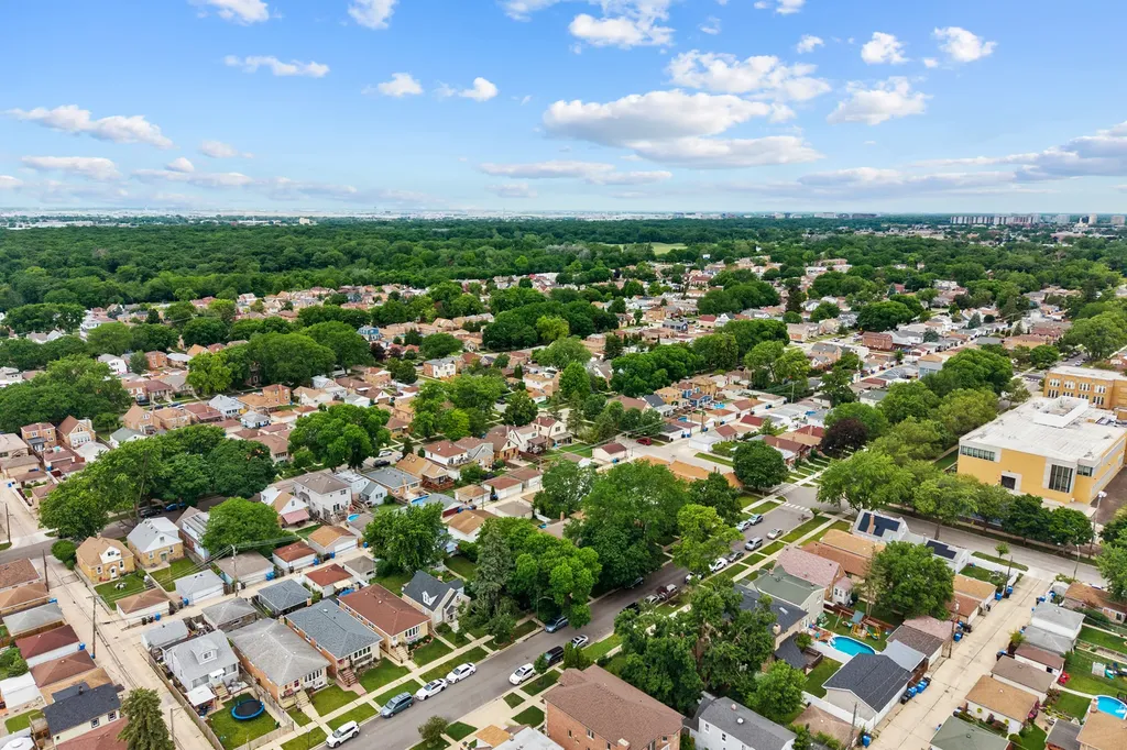 3636 North Paris Avenue Chicago IL 60634