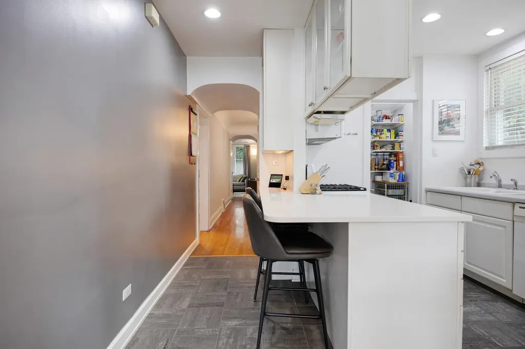 3636 North Paris Avenue Chicago IL 60634