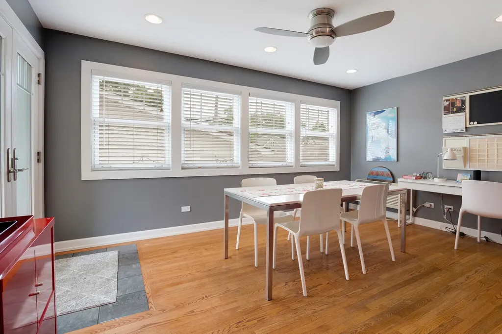 3636 North Paris Avenue Chicago IL 60634