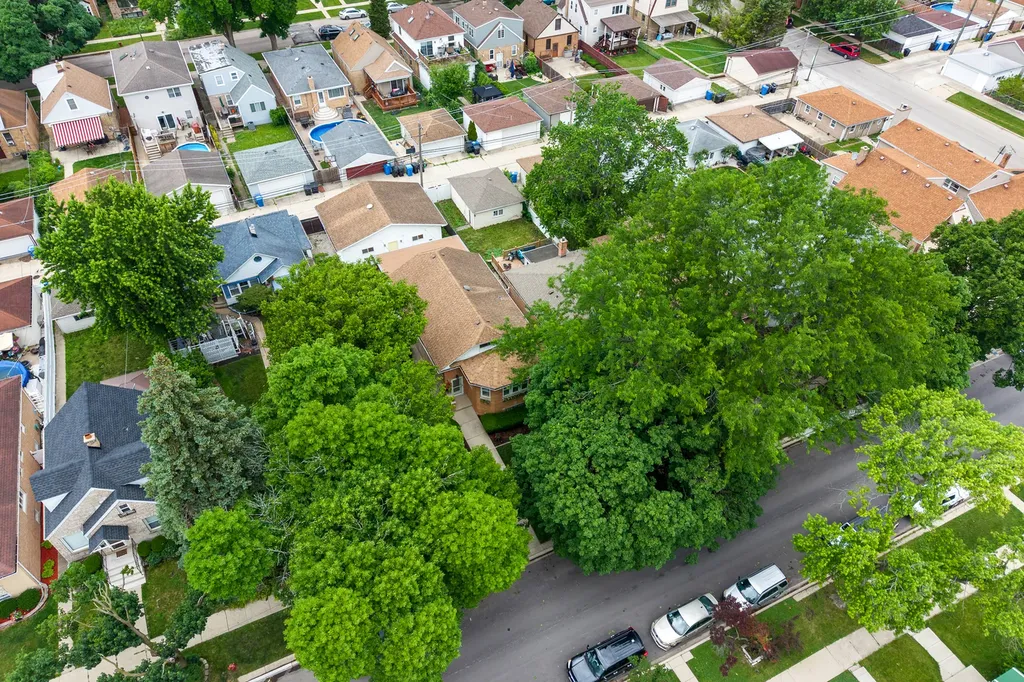 3636 North Paris Avenue Chicago IL 60634