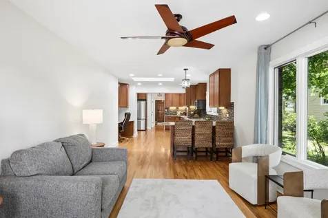 208 Parkview Road Riverside IL 60546
